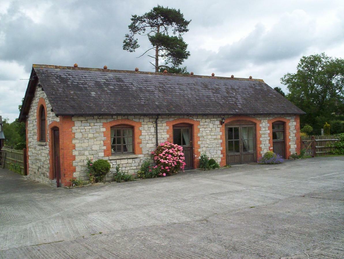 The Stables Villa South Barrow ภายนอก รูปภาพ