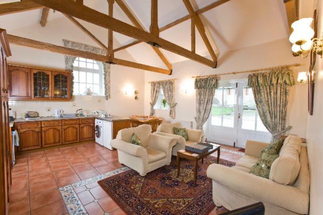 The Stables Villa South Barrow ภายนอก รูปภาพ